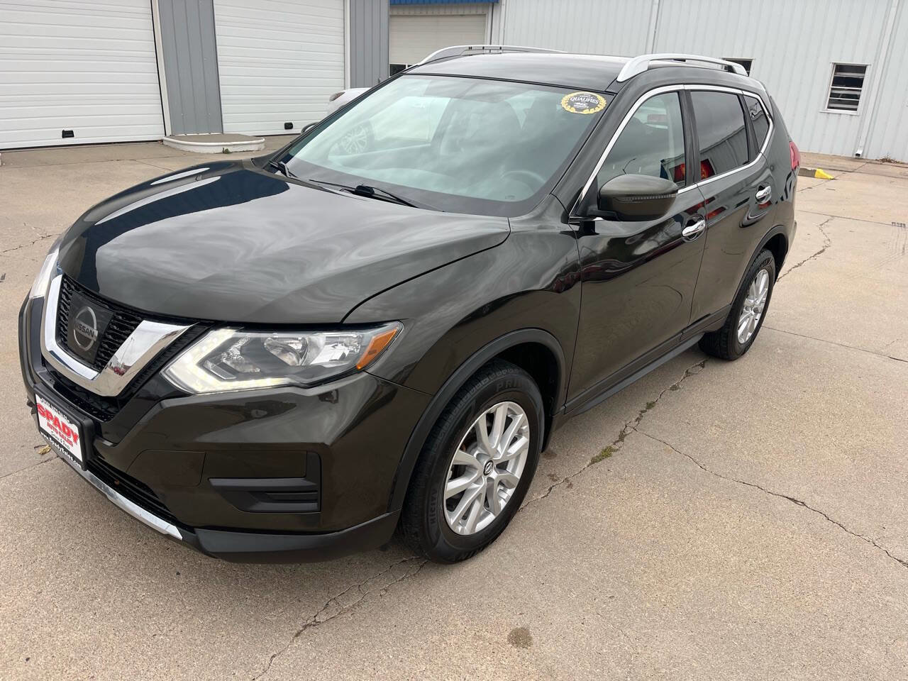 Used 2017 Nissan Rogue SV image 6