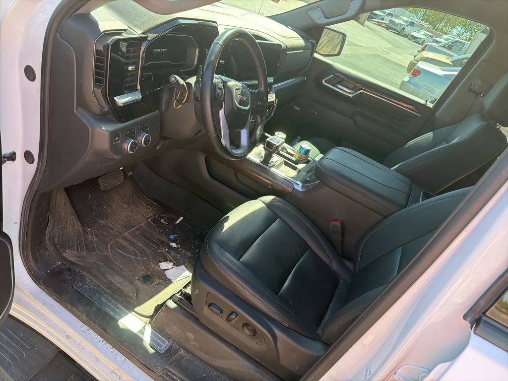 Used 2024 GMC Sierra 1500 Elevation w/ Elevation Premium Package image 3
