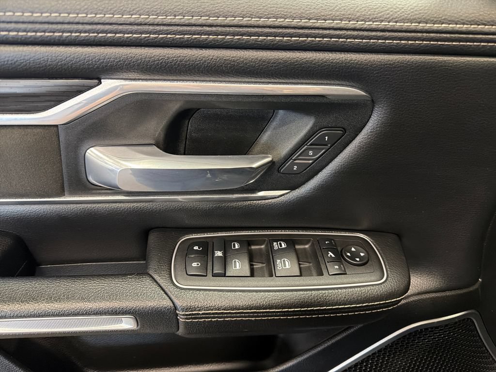 Used 2023 RAM 1500 Laramie AWD/4WD image 16