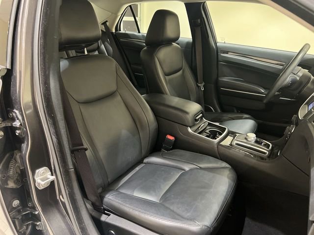 Used 2022 Chrysler 300 Touring L image 22