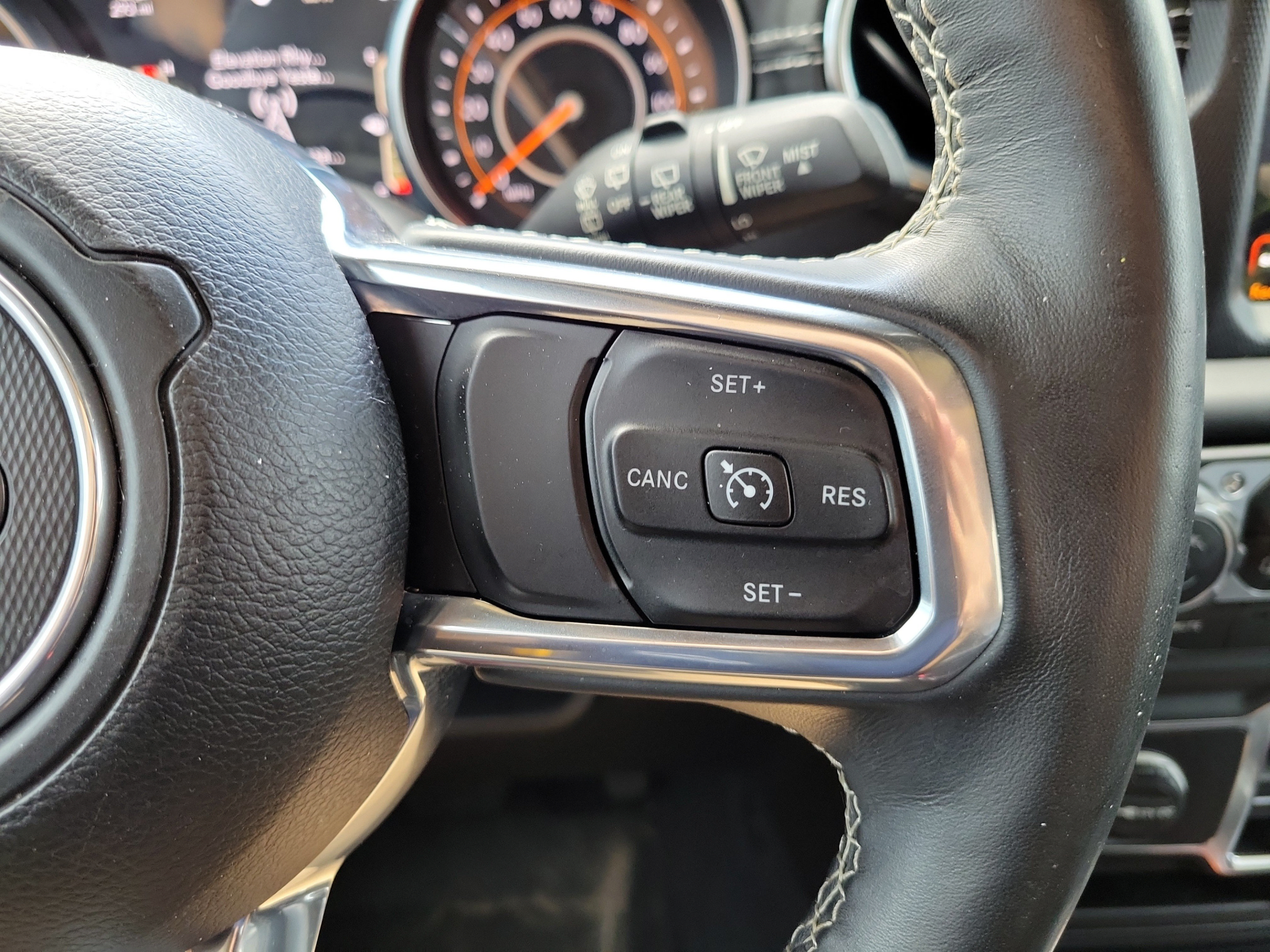 Used 2018 Jeep Wrangler Unlimited Sahara w/ Quick Order Package 24M Moab AWD/4WD image 30
