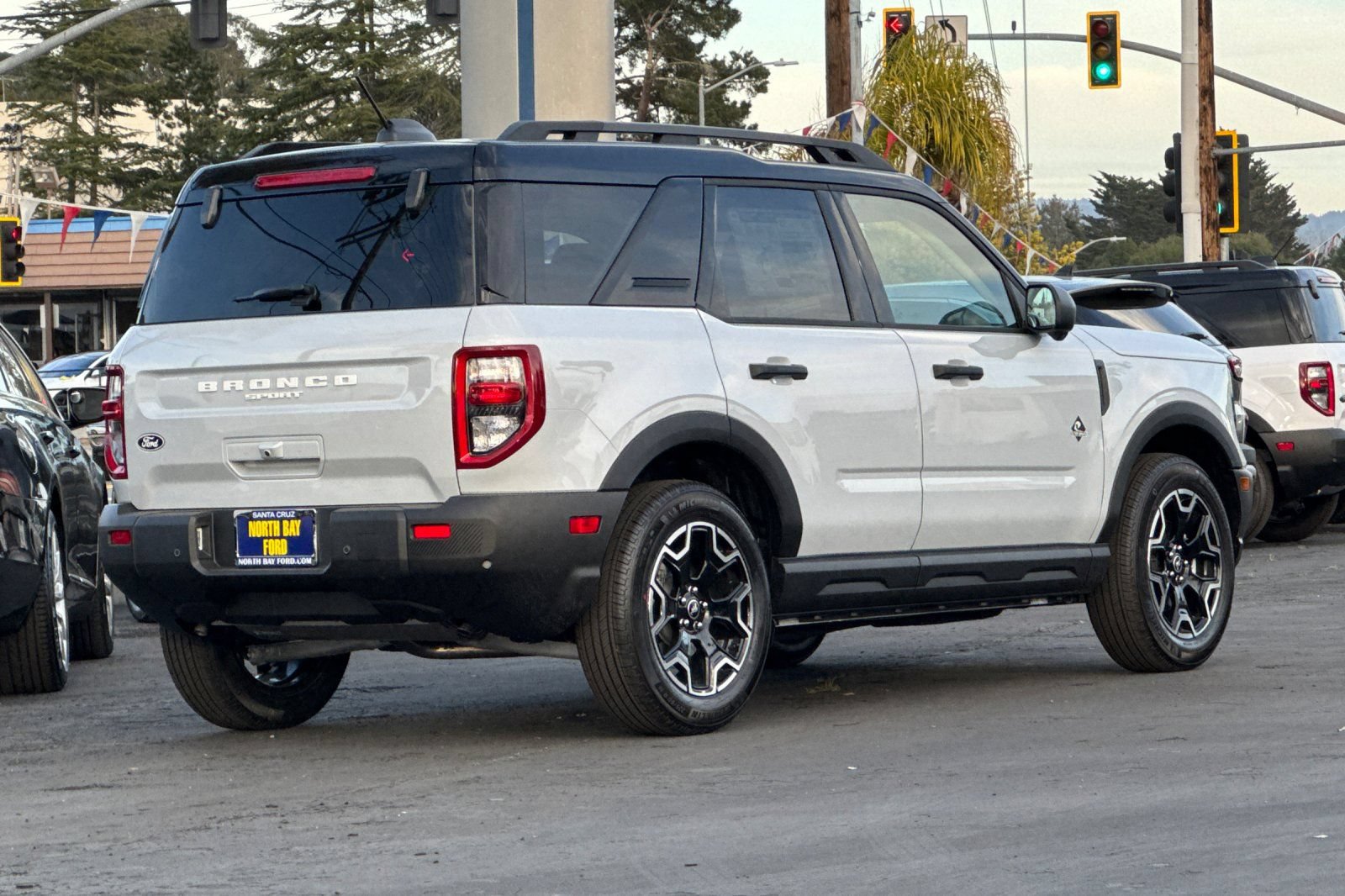 New 2026 Ford Bronco Sport Outer Banks w/ Outer Banks Tech Package+ AWD/4WD image 3