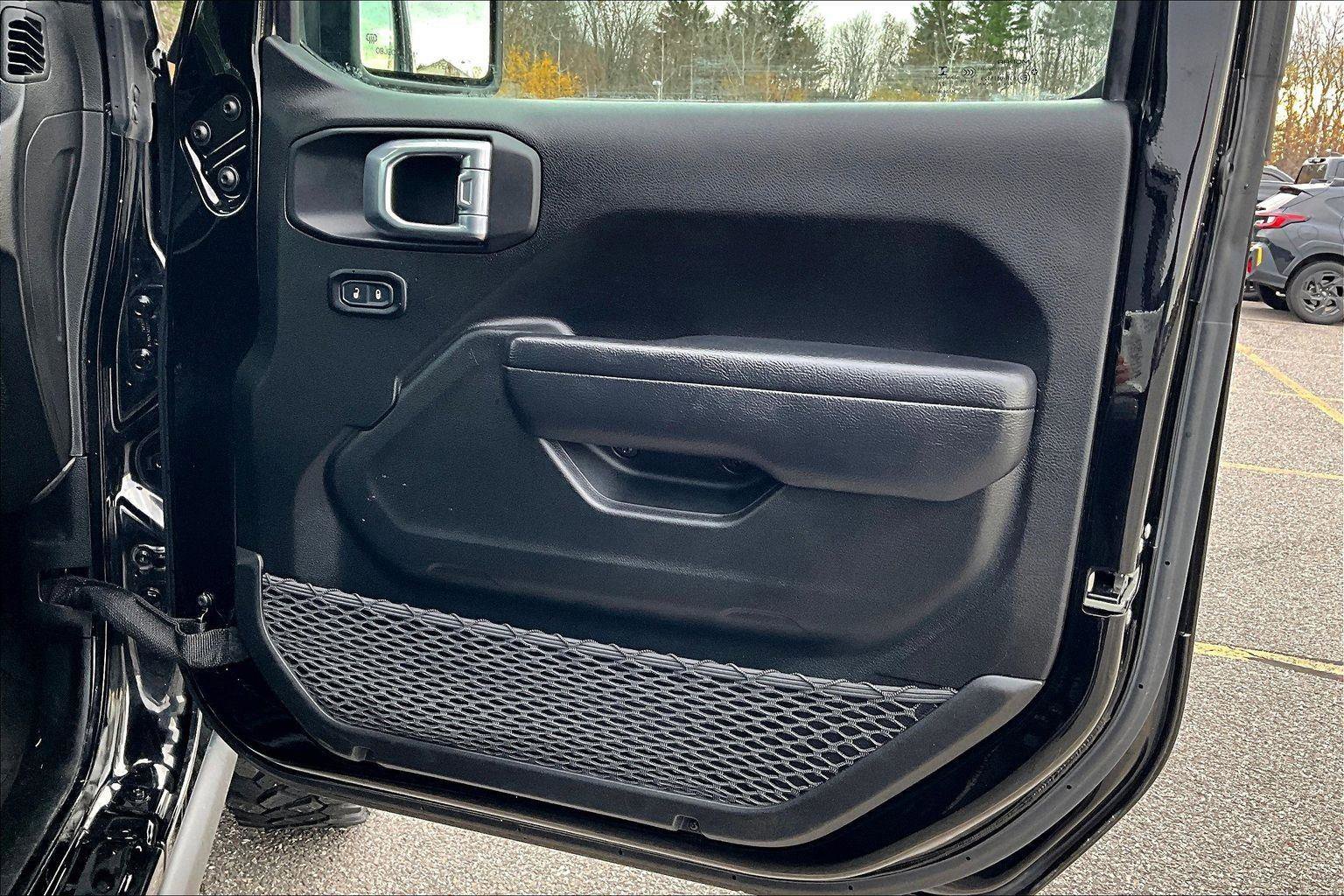 Used 2022 Jeep Wrangler Willys image 19