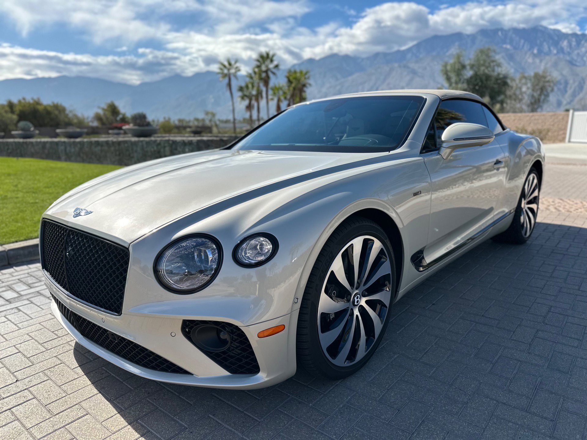 Used 2024 Bentley Continental GT V8 image 2