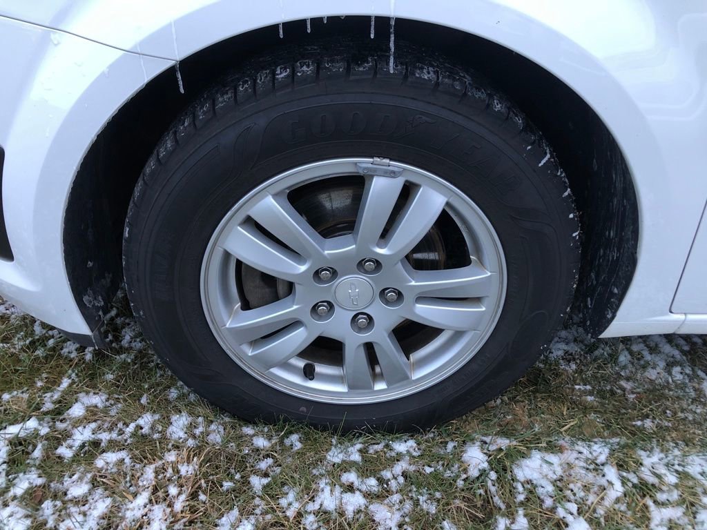 Used 2015 Chevrolet Sonic LT image 25