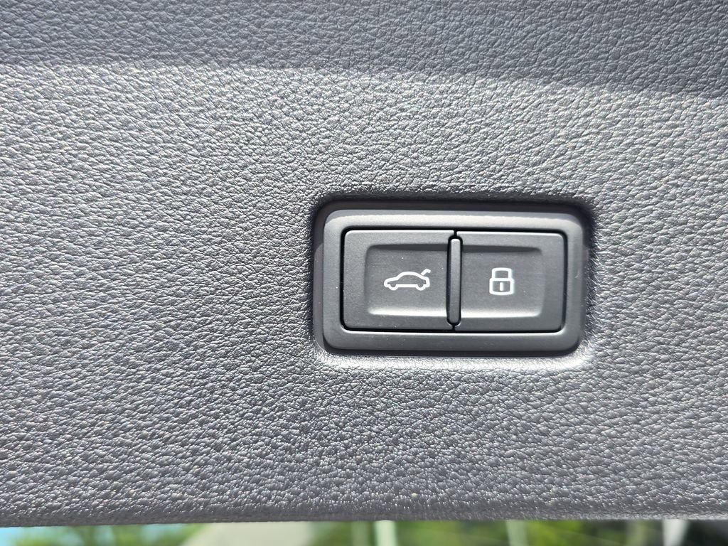 Used 2025 Audi Q8 Premium Plus w/ Premium Plus Package image 13