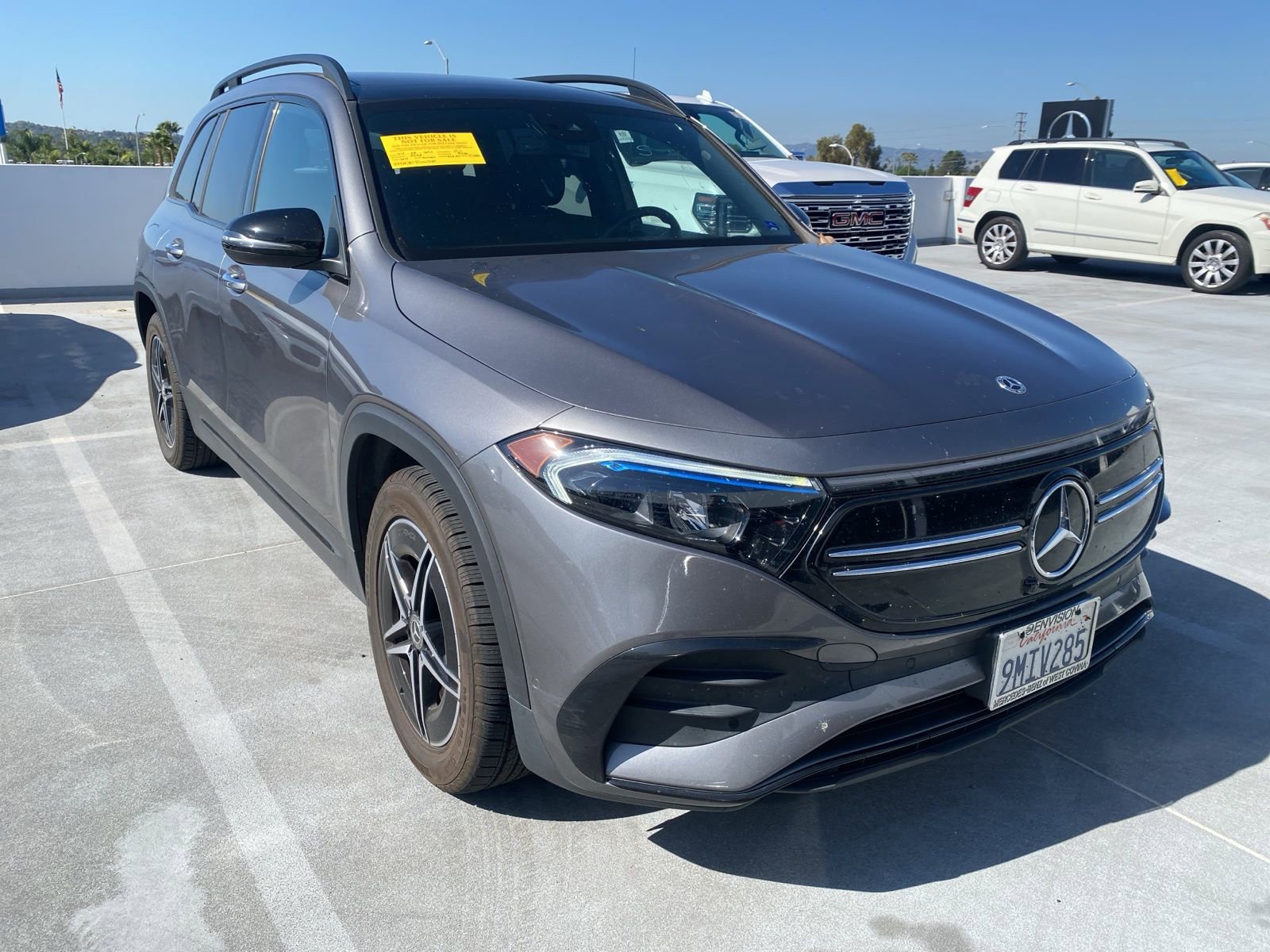 Used 2023 Mercedes-Benz EQB 300 4MATIC image 2