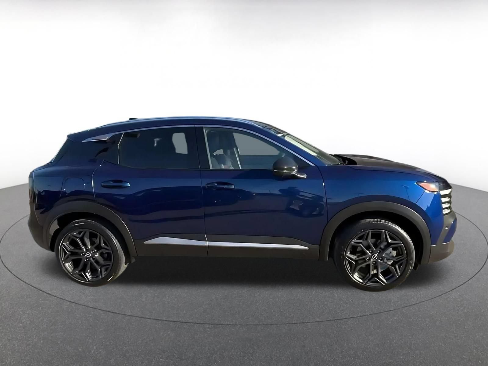 Used 2026 Nissan Kicks SR AWD/4WD image 15