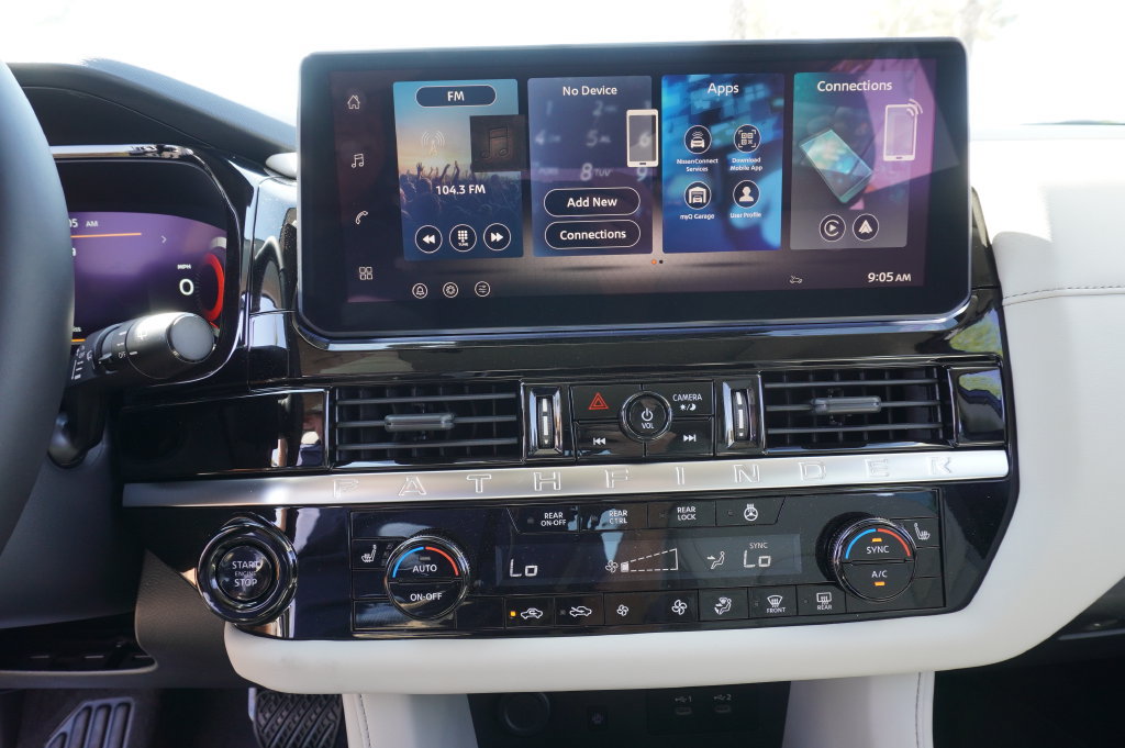New 2026 Nissan Pathfinder SL w/ SL Premium Package AWD/4WD image 21