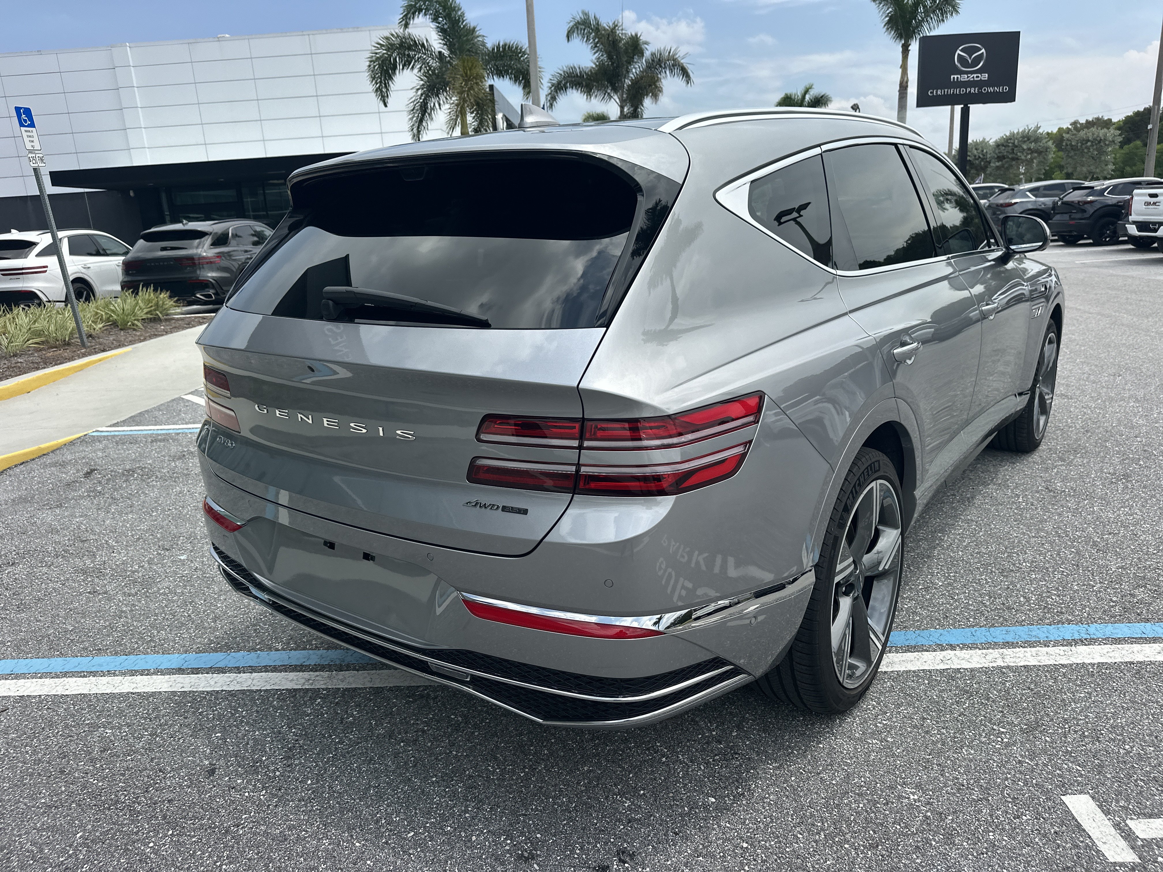 Certified 2025 Genesis GV80 3.5T Prestige AWD/4WD image 7