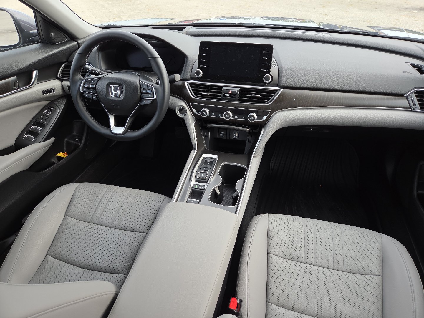 Used 2018 Honda Accord Touring image 23