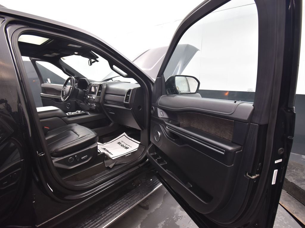 Used 2021 Ford Expedition Max Limited image 15