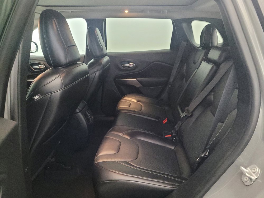 Used 2019 Jeep Cherokee Limited AWD/4WD image 18