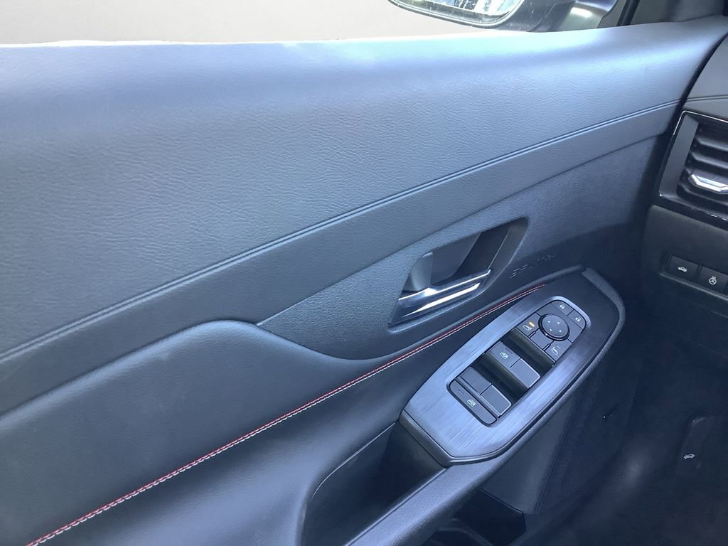 New 2026 Nissan Sentra SR w/ SR Premium Package FWD image 23