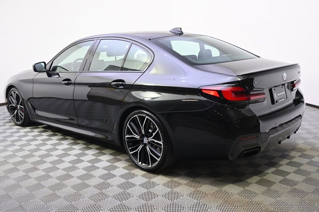 Used 2022 BMW M550i xDrive w/ Dynamic Handling Package image 3