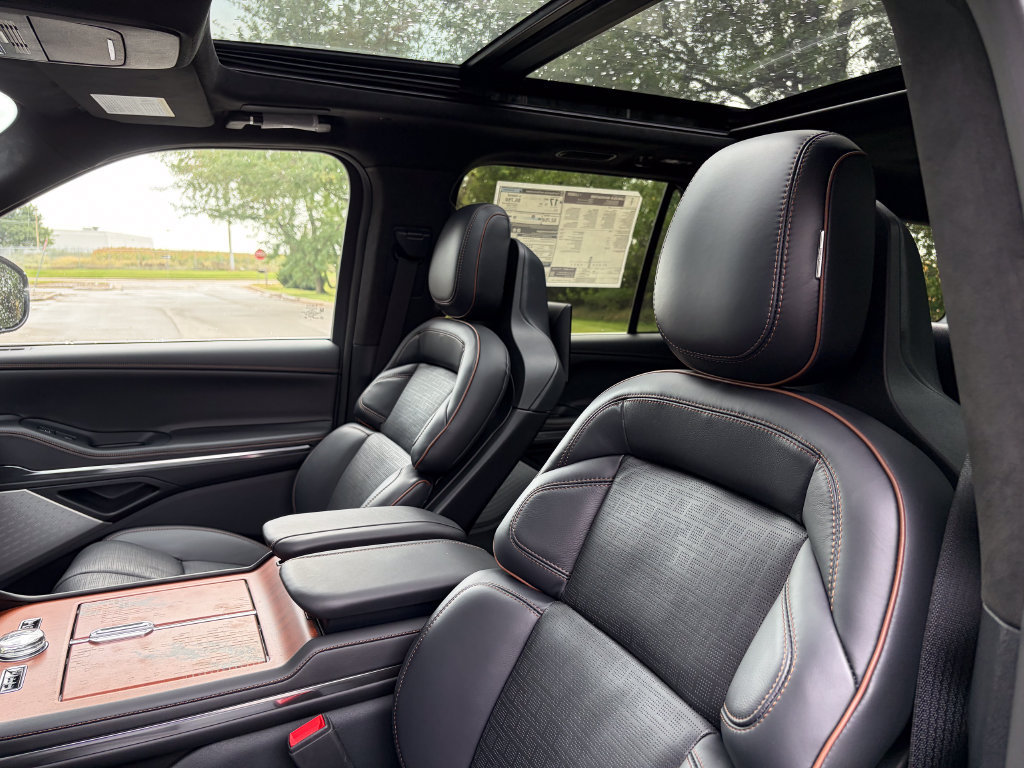 New 2027 Lincoln Navigator Black Label AWD/4WD image 12