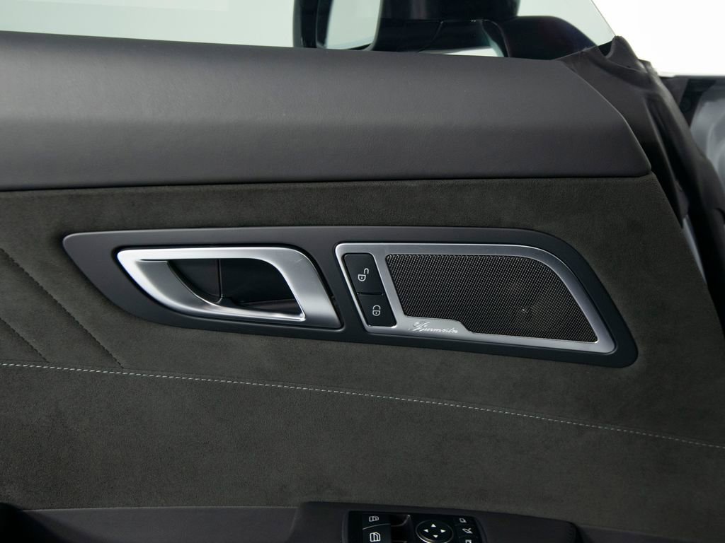 Used 2018 Mercedes-Benz AMG GT R image 11