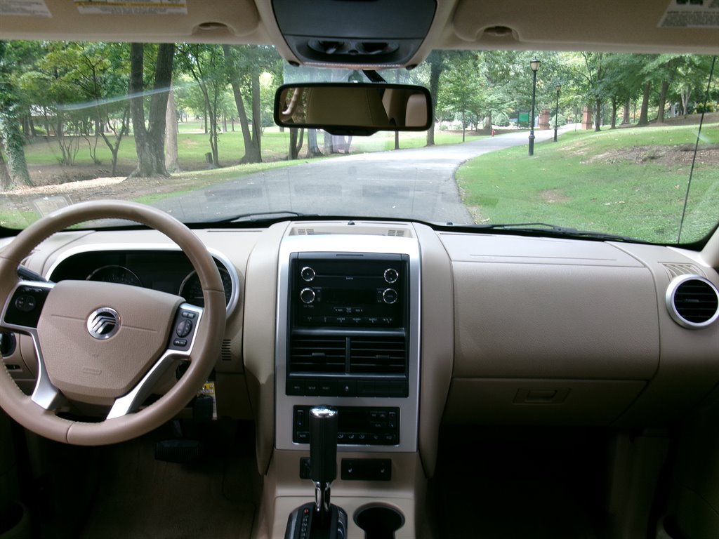 Used 2010 Mercury Mountaineer AWD image 16