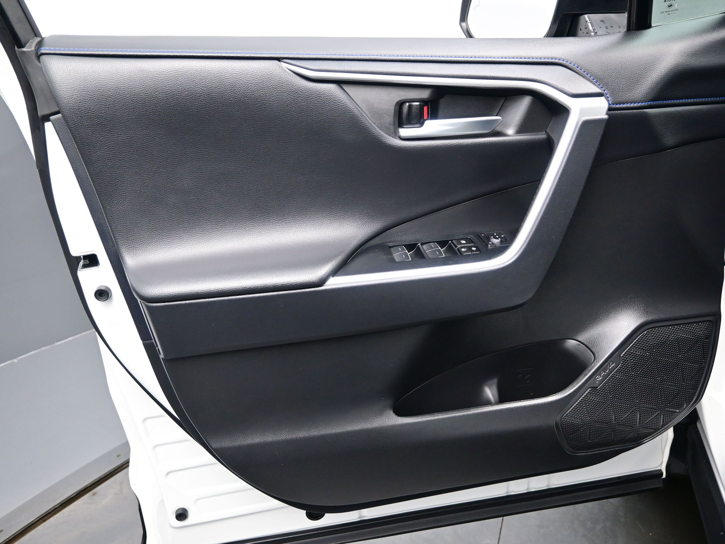 Used 2024 Toyota RAV4 XSE w/ Weather Package image 9