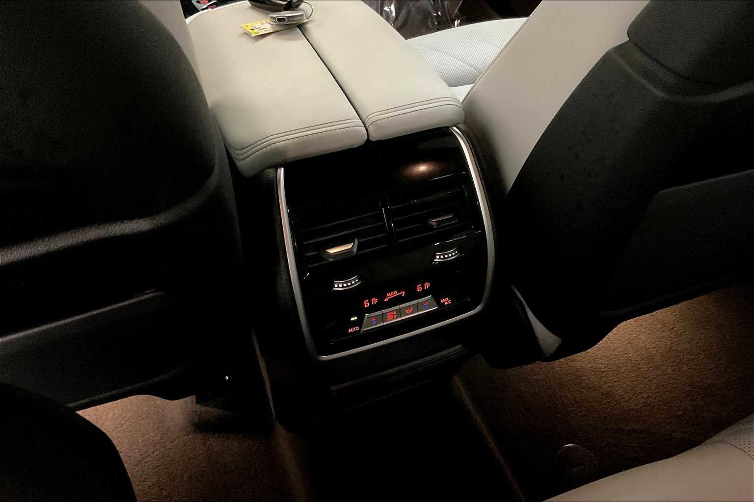 Used 2025 BMW X5 M60i w/ Executive Package image 38