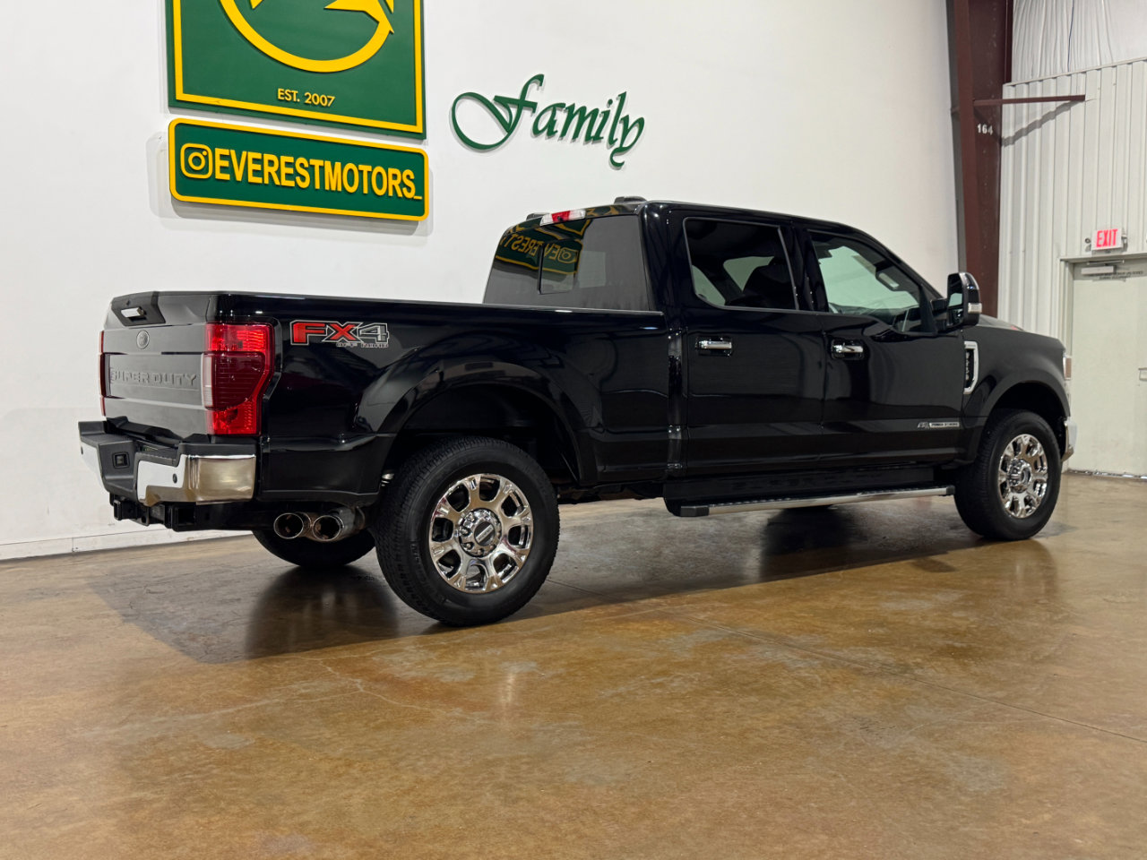 Used 2022 Ford F250 Lariat w/ Chrome Package image 8