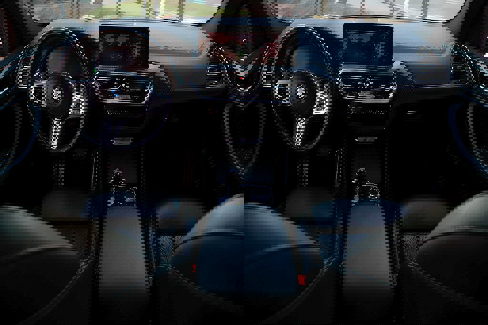 Used 2022 BMW X4 M40i w/ Premium Package image 2