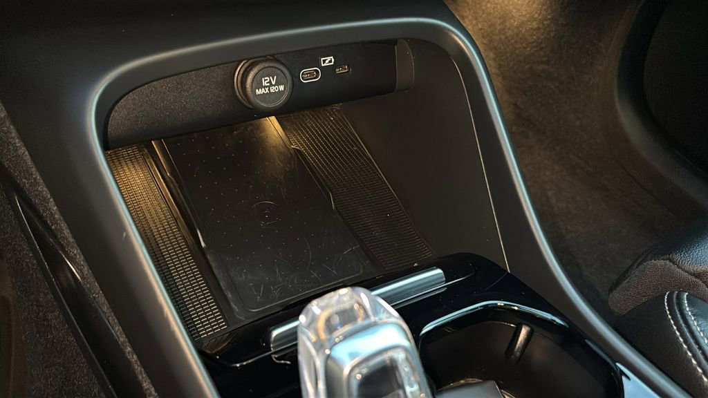 Certified 2023 Volvo XC40 B5 Plus w/ Driver Assist Package image 19