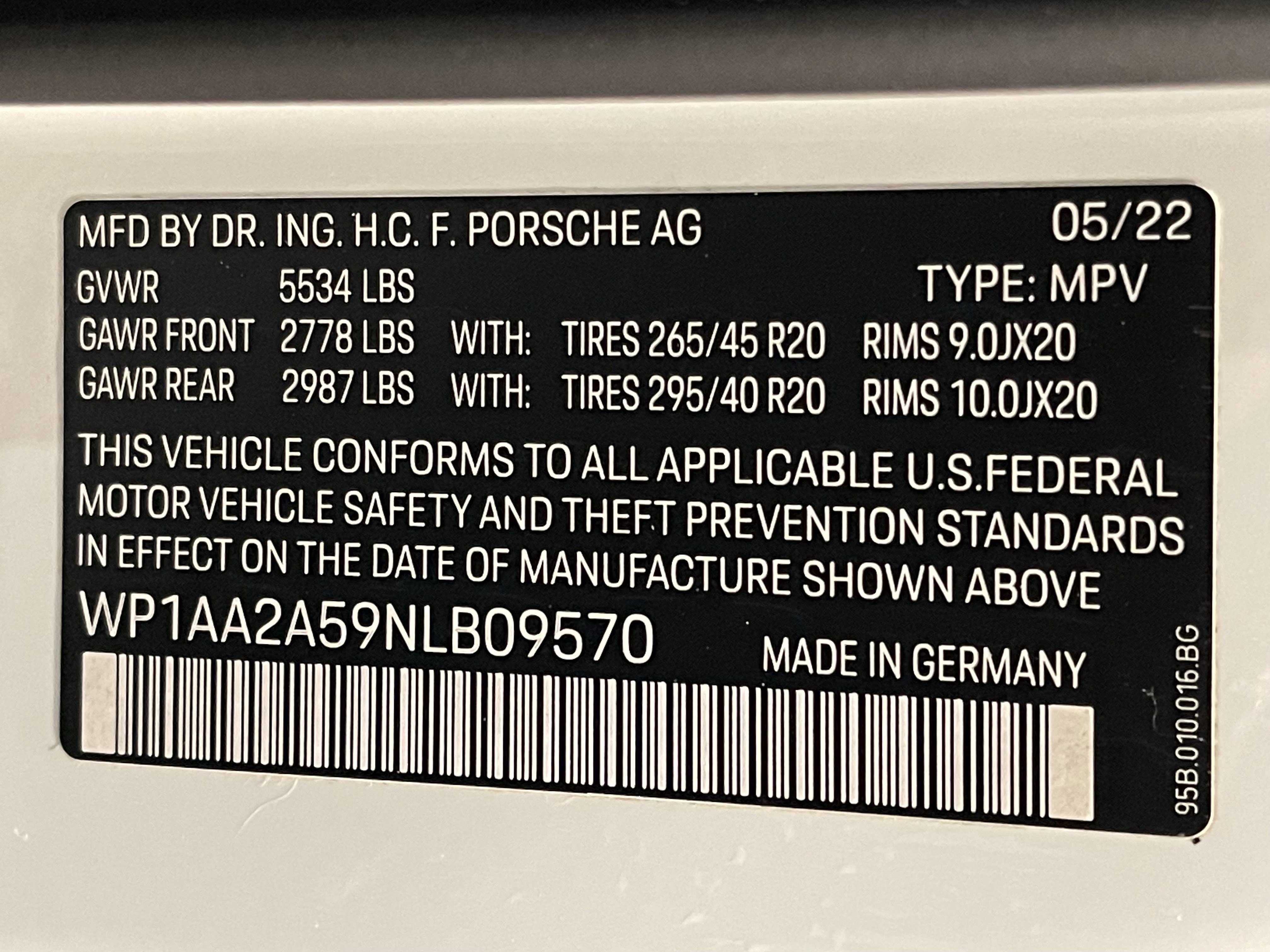 Used 2022 Porsche Macan image 26