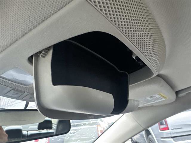 Used 2017 Ford Fusion SE w/ Equipment Group 201A image 18