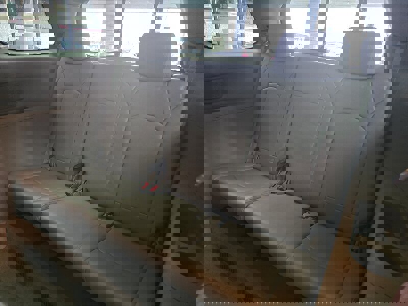 Used 2010 Saturn Outlook XR image 13