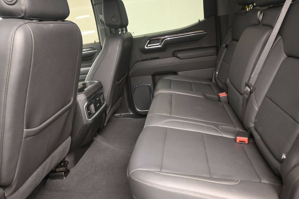Used 2024 Chevrolet Silverado 1500 LTZ RWD image 15