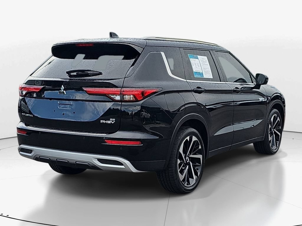 Used 2024 Mitsubishi Outlander 4WD Plug-In Hybrid image 6