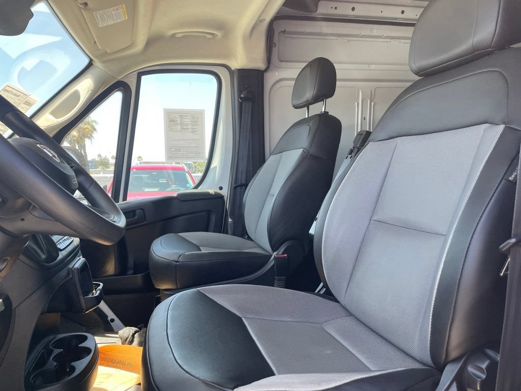 Used 2024 RAM ProMaster 2500 w/ Convenience Group FWD image 7