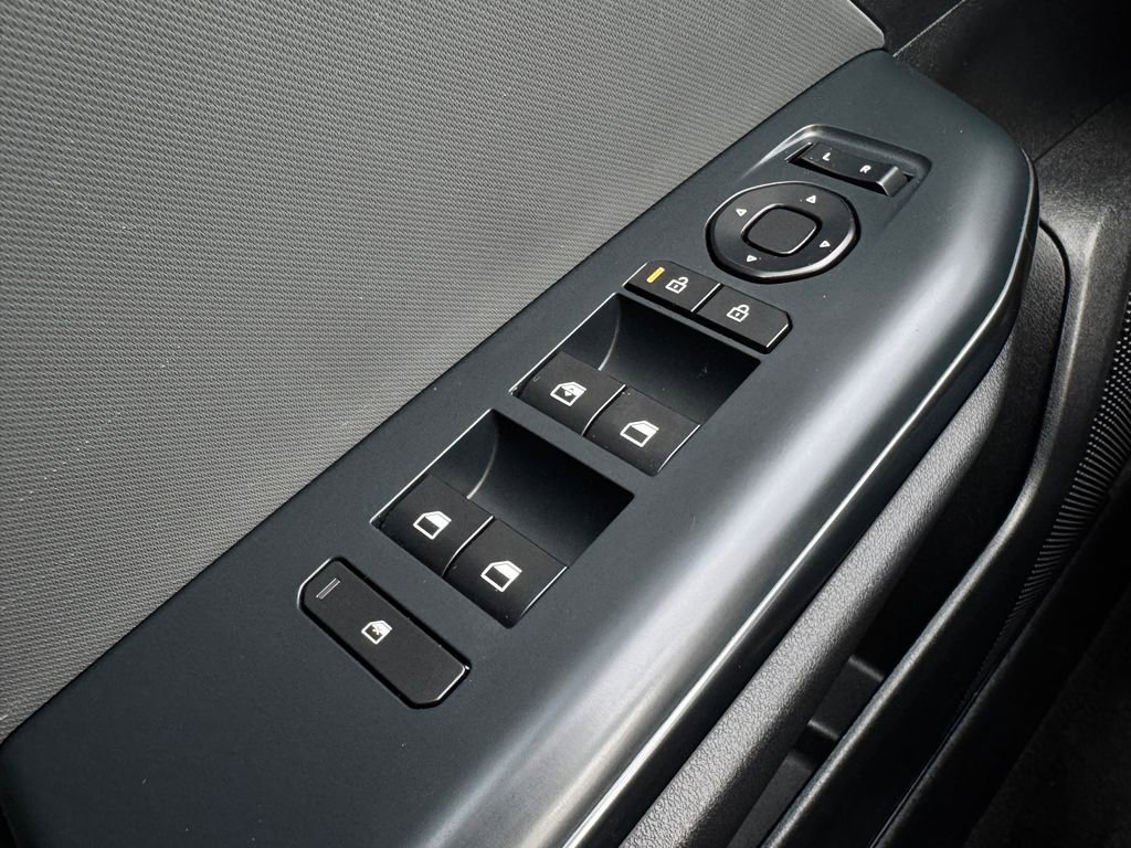 Used 2025 Kia K4 LXS image 29