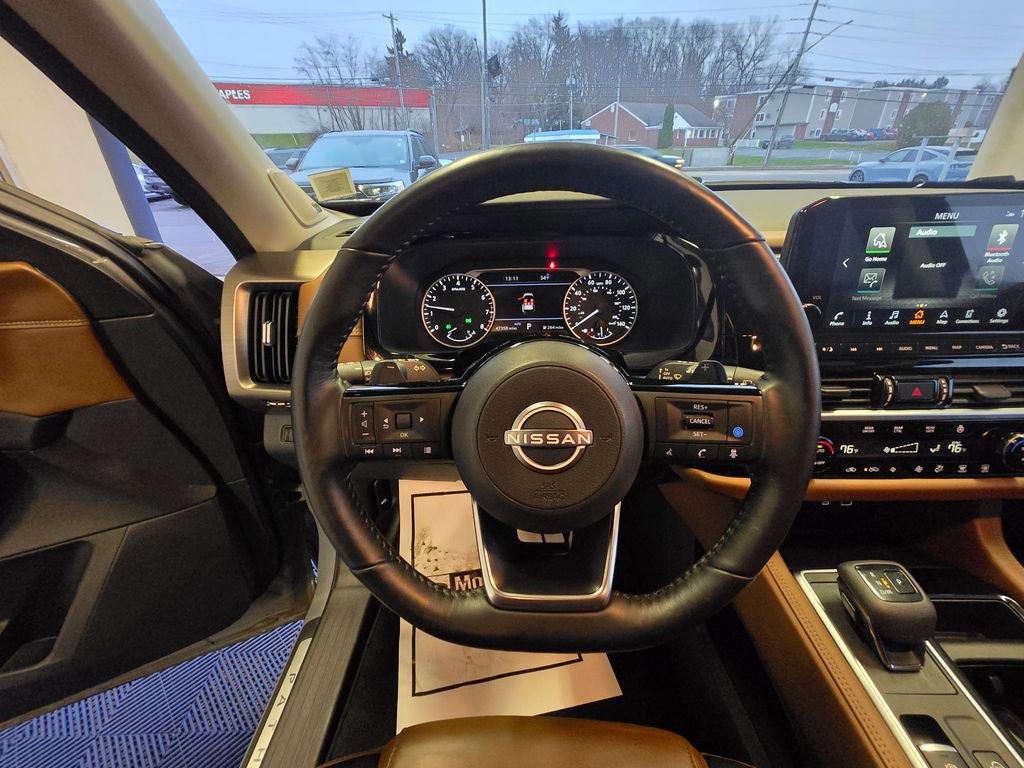 Used 2022 Nissan Pathfinder Platinum w/ Cargo Package image 14