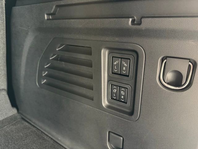 Used 2024 Chevrolet Traverse RS image 10