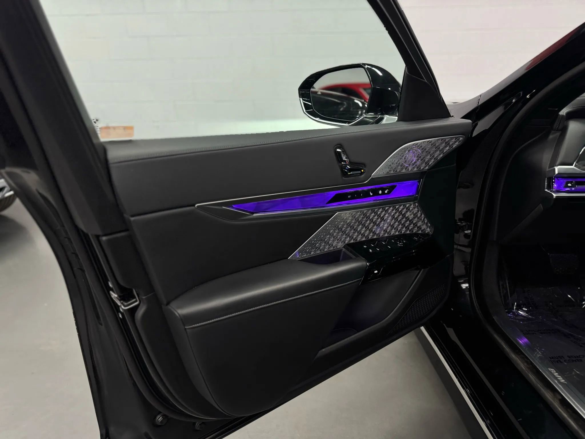 Used 2024 BMW i7 xDrive60 w/ Executive Package image 10