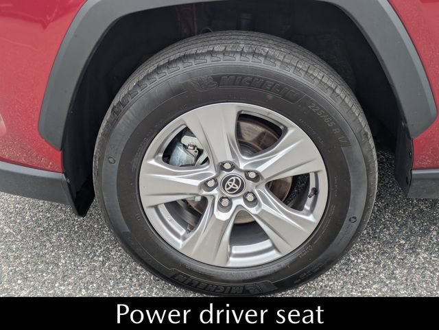 Used 2025 Toyota RAV4 XLE AWD/4WD image 11