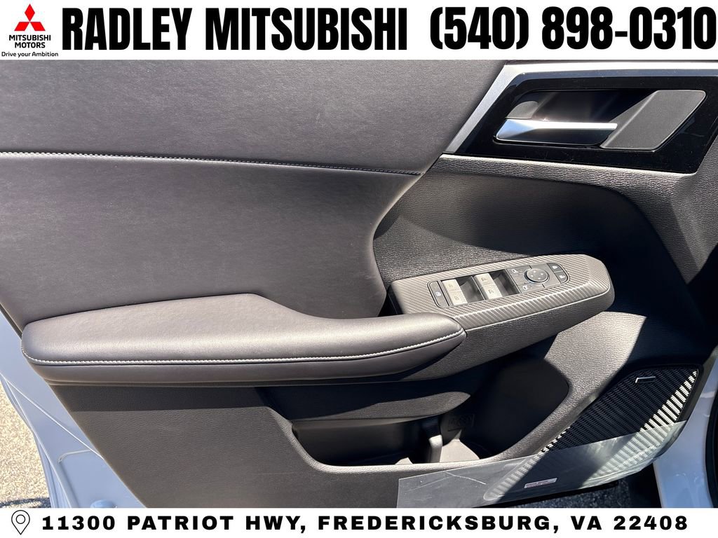 New 2026 Mitsubishi Outlander LE AWD/4WD image 5