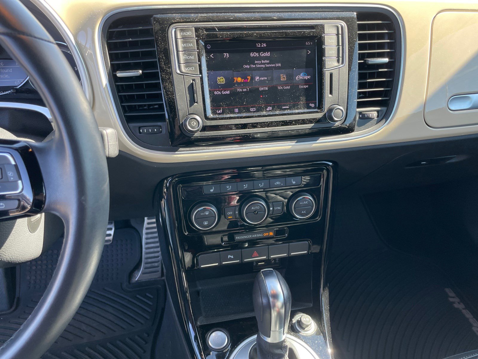 Used 2019 Volkswagen Beetle 2.0T Final Edition SEL FWD image 9