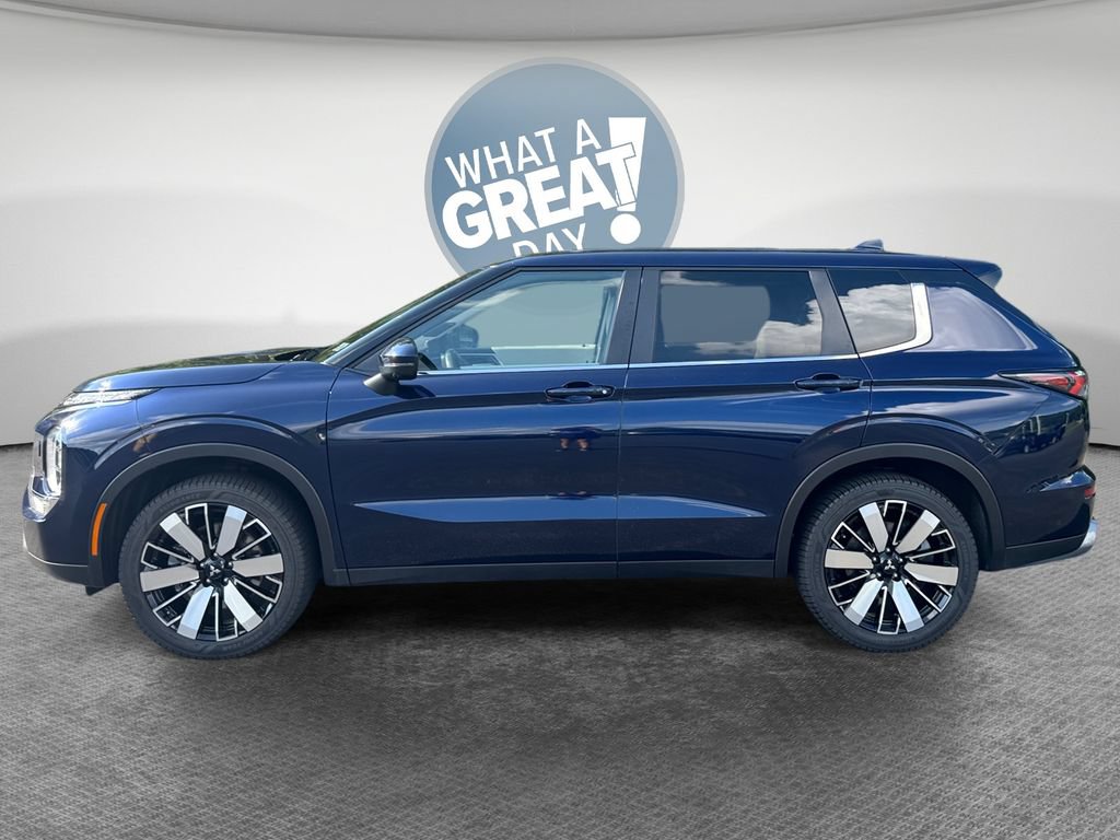 Used 2025 Mitsubishi Outlander AWD image 7