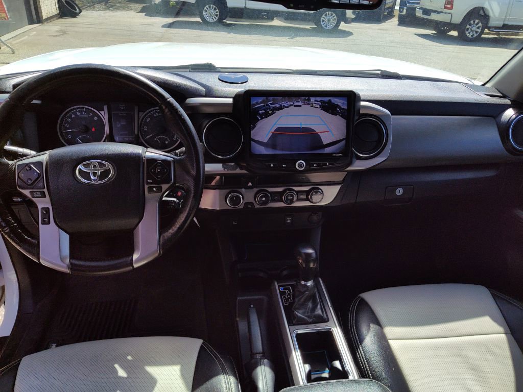 Used 2016 Toyota Tacoma SR5 w/ SR5 Appearance Package (SN) AWD/4WD image 9