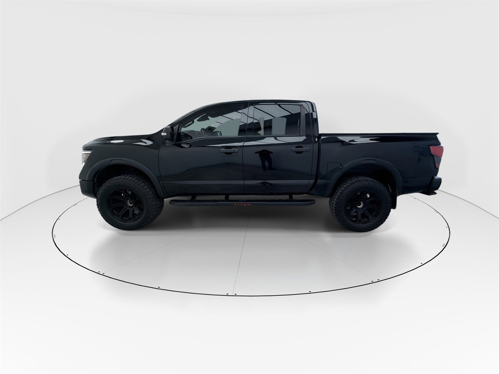 Used 2020 Nissan Titan PRO-4X w/ Pro-4x Convenience Package image 5