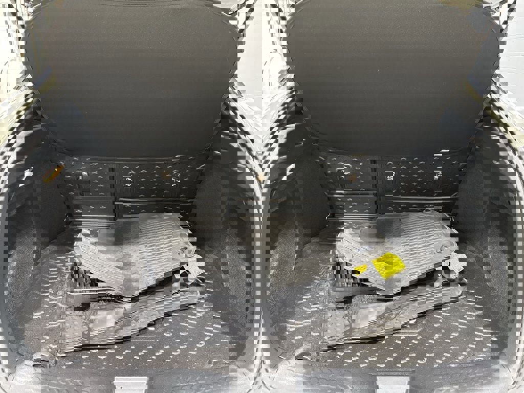 Certified 2021 Toyota C-HR LE image 16