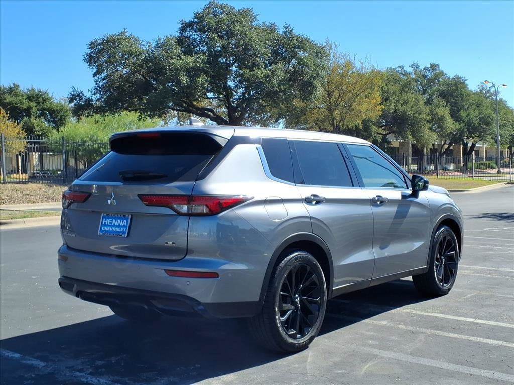 Used 2024 Mitsubishi Outlander SE FWD image 4