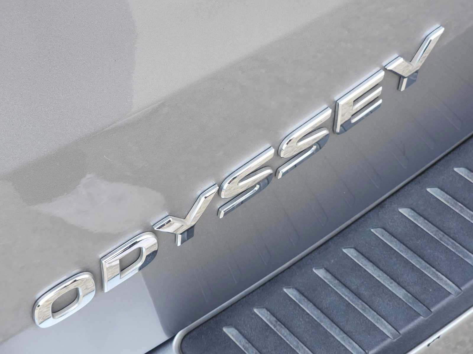 Certified 2024 Honda Odyssey Touring image 11