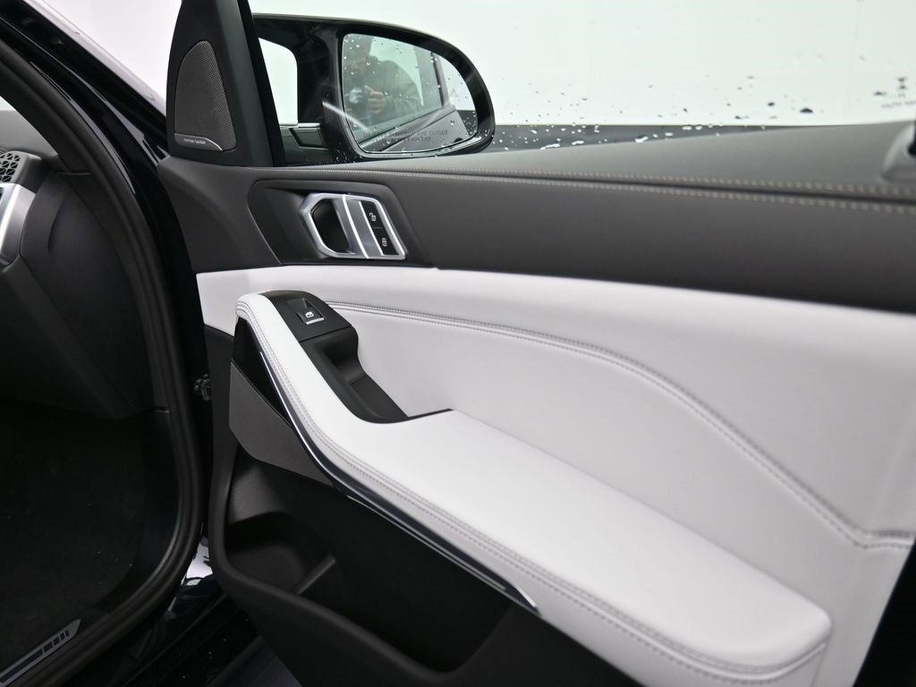 New 2026 BMW X5 M60i image 19