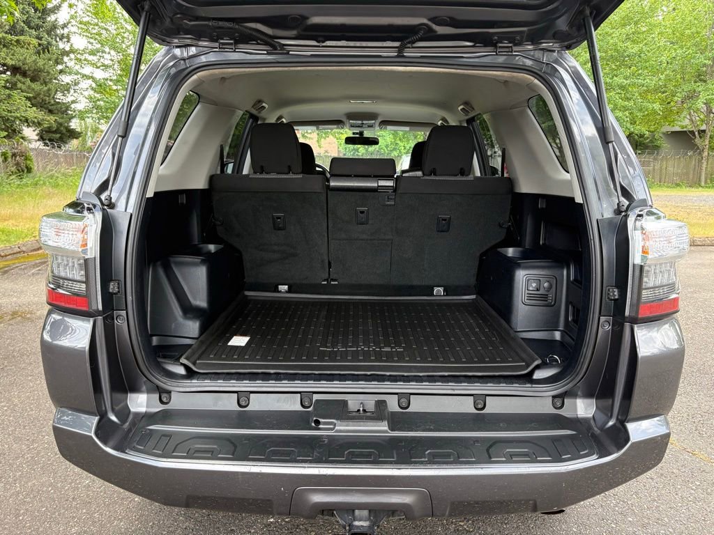 Used 2018 Toyota 4Runner SR5 AWD/4WD image 22