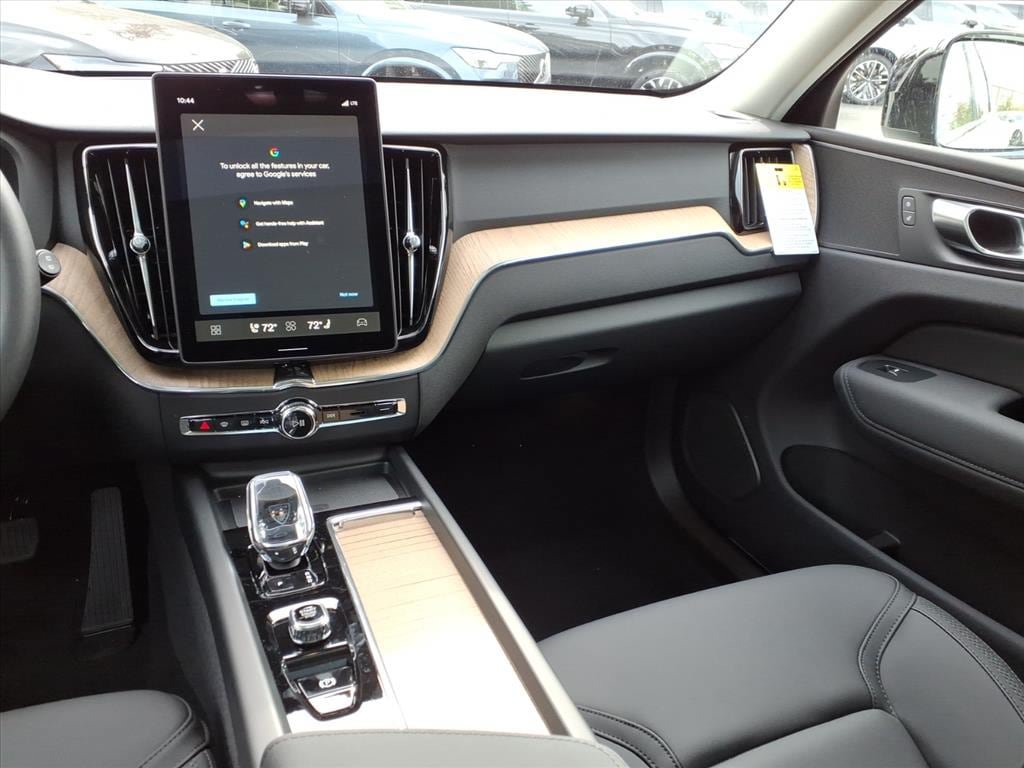 New 2026 Volvo XC60 B5 Plus w/ Protection Package Premier AWD/4WD image 10