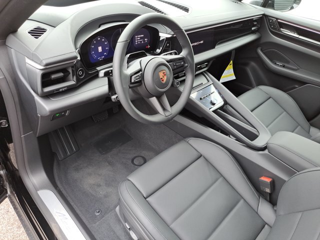 New 2026 Porsche Macan Electric RWD image 23